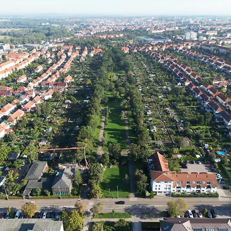 Fewo Am Park - 4P, Boxspringbett, Balkon, Smarttv, Gesundbrunnen, Familienfreundlich Halle  Eksteriør billede
